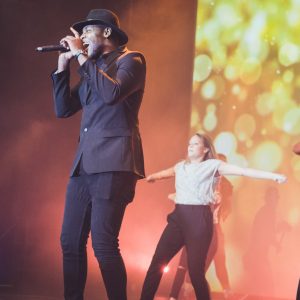 Show- und Danceacts auf der Bühne im Lokschuppen